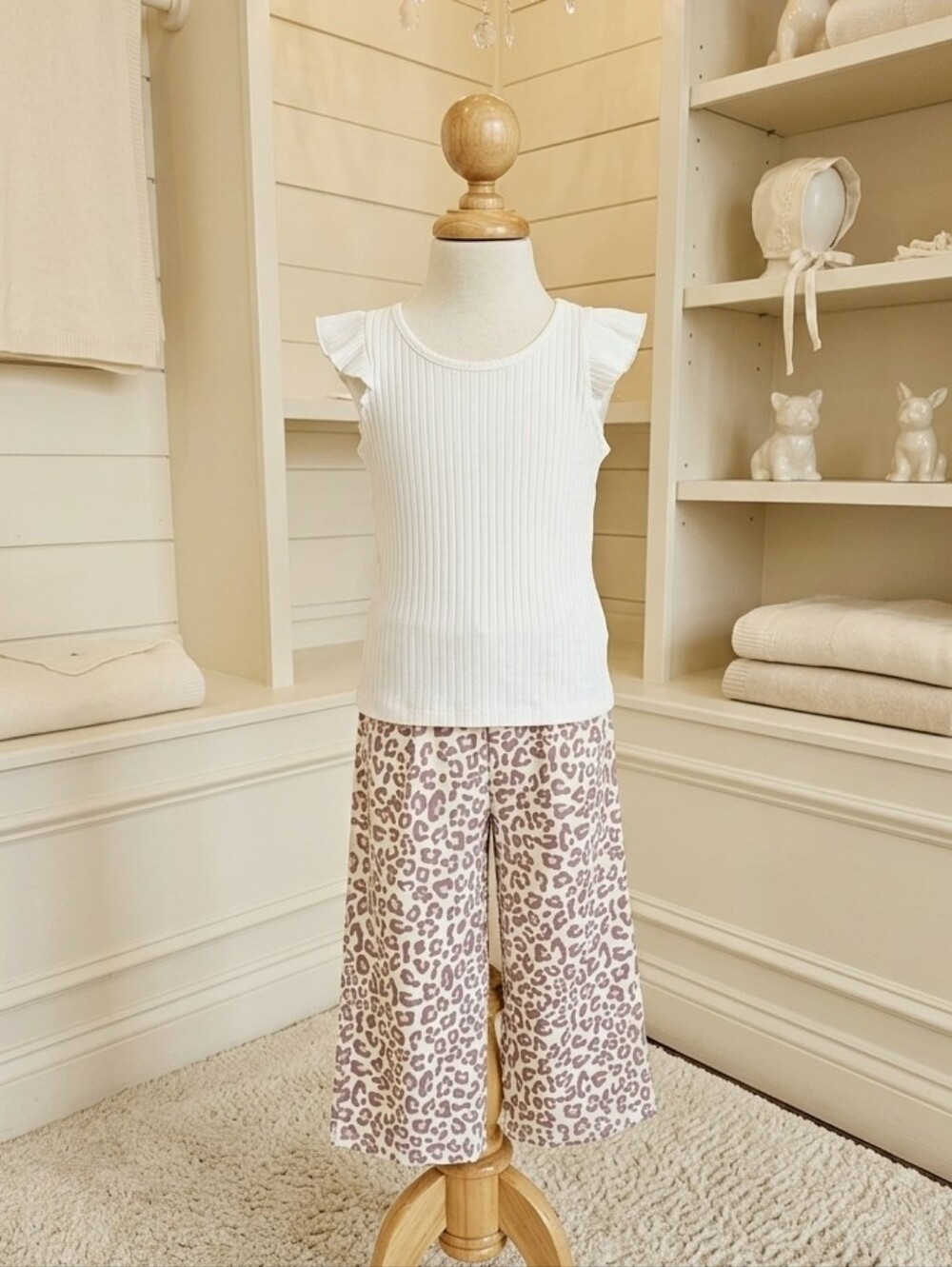 Millie Loves Lily Off White  Flutter Sleeve Top & Leopard Wide Leg Pant Set Sz 5